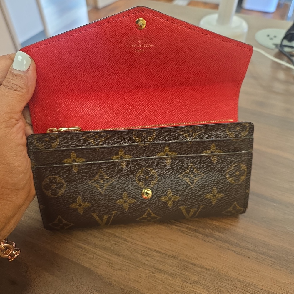Louis Vuitton wallet - Picture 2 of 6